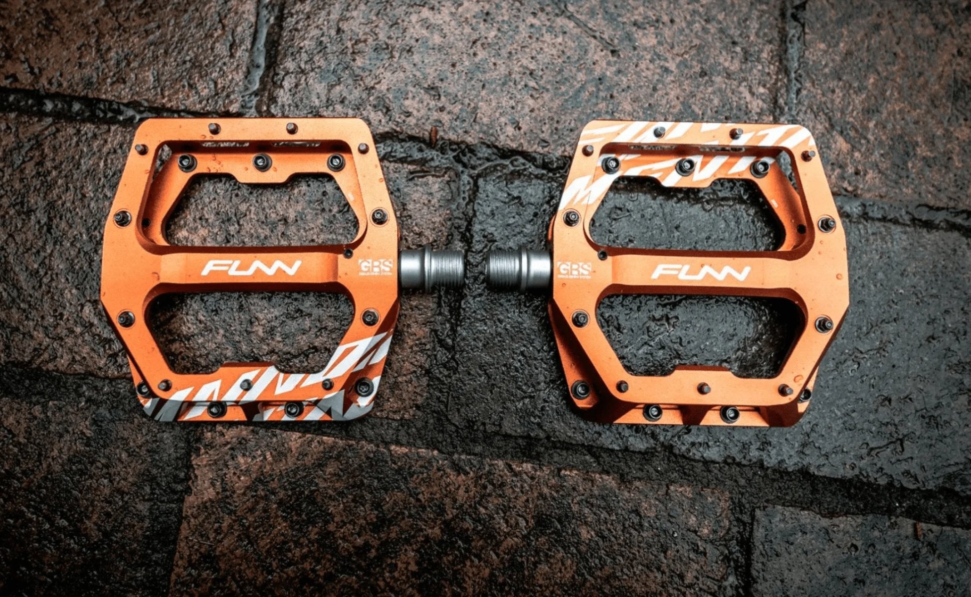 Onetrackmind Reviews the Funndamental Pedal - Funn MTB Components