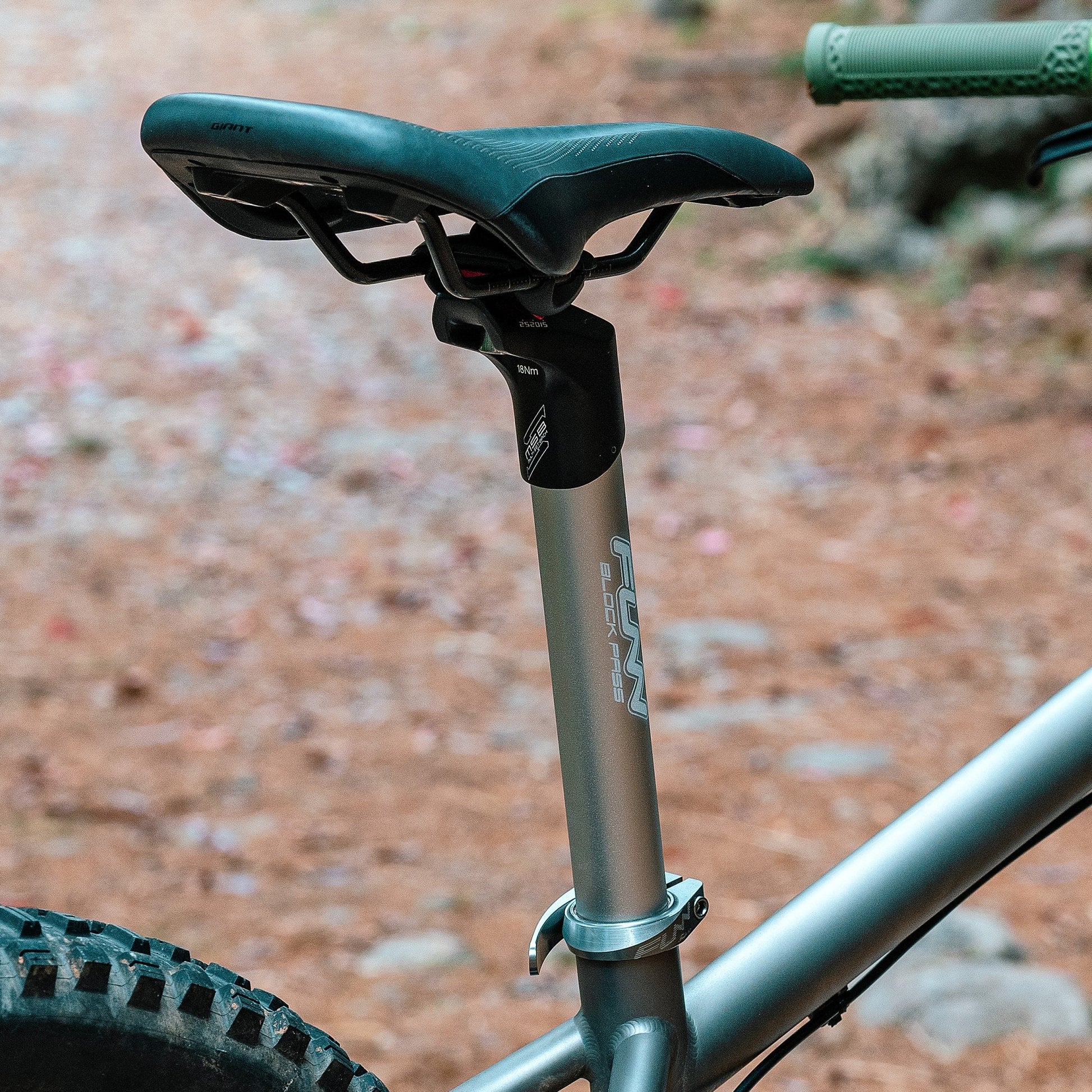 Funn mountain bike components - Blockpass Seatpost Black 30.9mm 350mm in a white background.