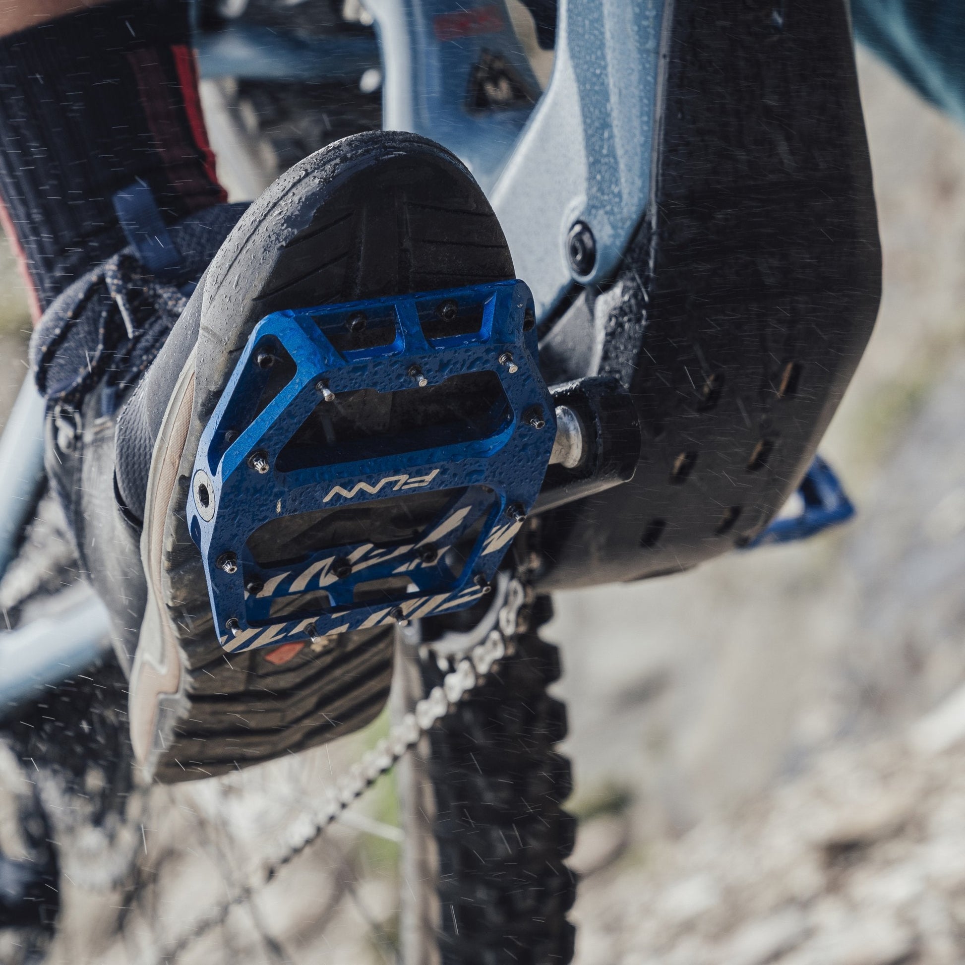 Funn mountain bike components - Funndamental Flat Pedals Black in a white background.