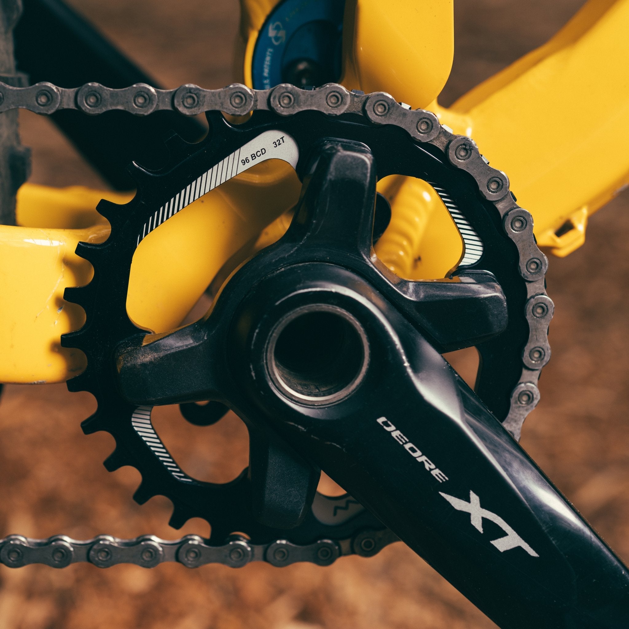 Black FUNN Solo 96 Narrow-Wide Chainring BCD 96 mounted on Shimano Deore XT crankset, narrow-wide teeth guiding bike chain