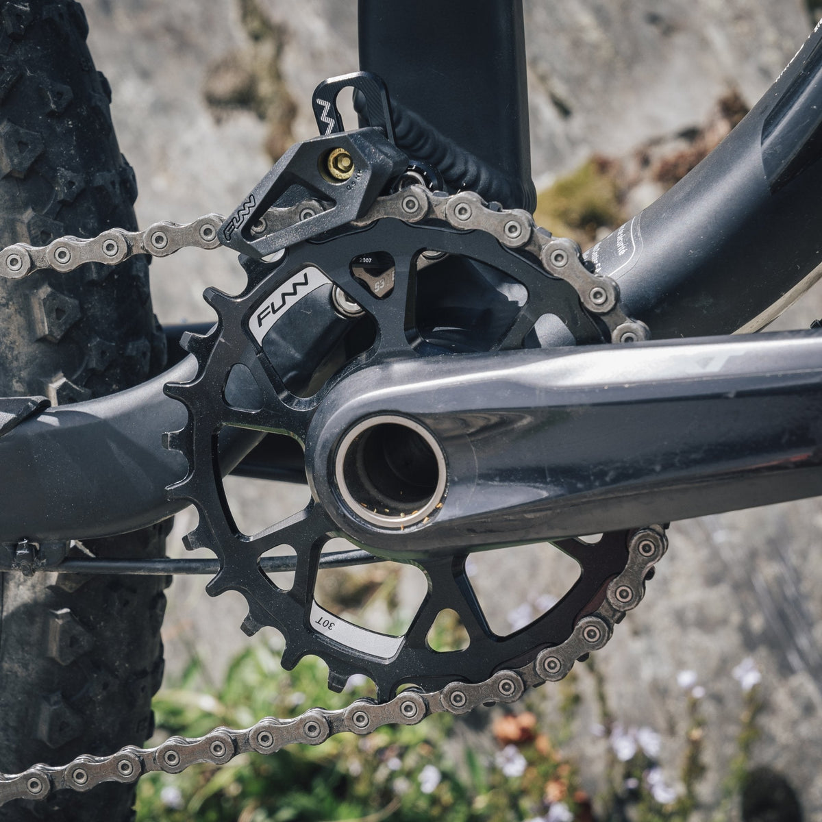 Black aluminum Solo DS Narrow-Wide Chainring by FUNN on MTB crank, compatible with Shimano direct-mount chainring system